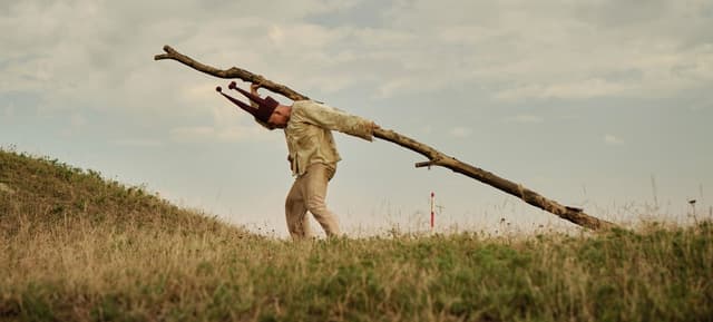 Bolondmese díszbemutató
